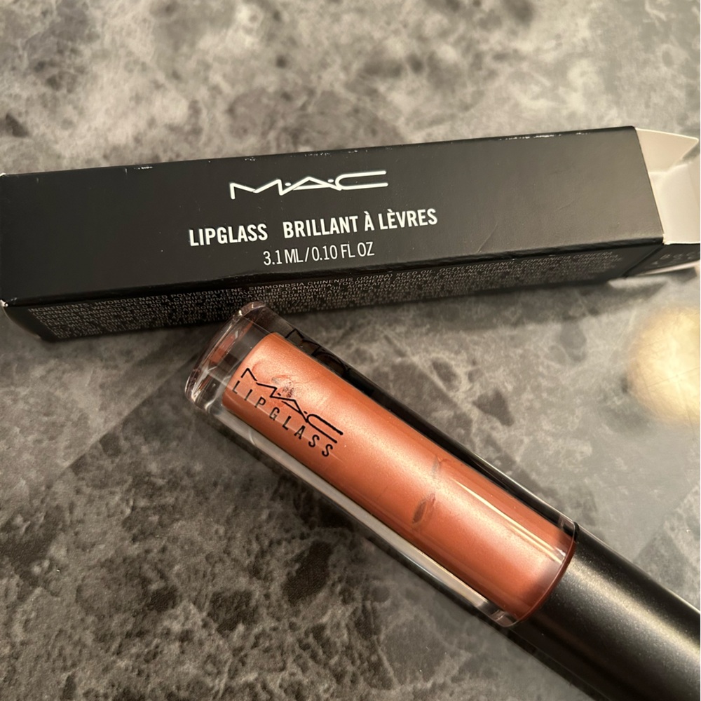 Mac NIB Lipglass Color: Prrrr